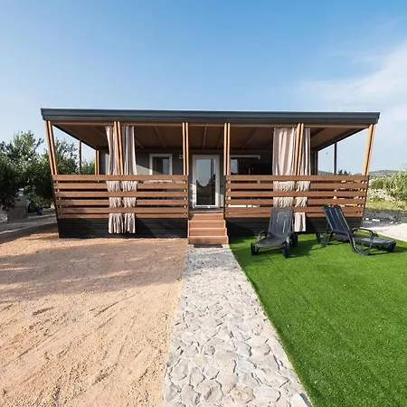 펜션 Mobile Banovi Dvori Iv 티스노