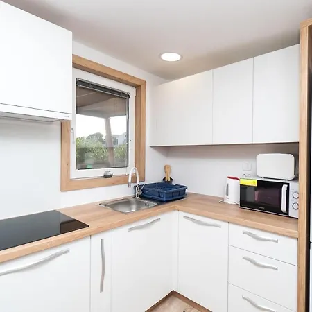 Mobile Banovi Dvori Iv 펜션