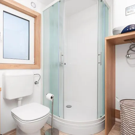 Mobile Banovi Dvori Iv Holiday home