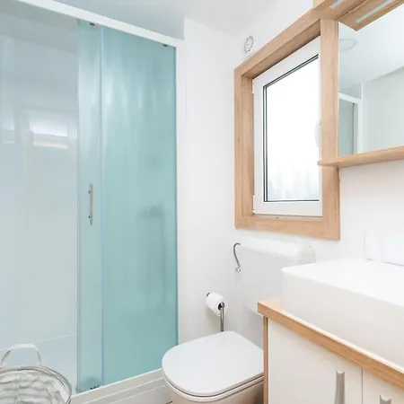 Mobile Banovi Dvori Iv Holiday home Tisno
