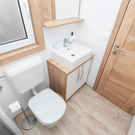 Mobile Banovi Dvori Iv Holiday home Tisno