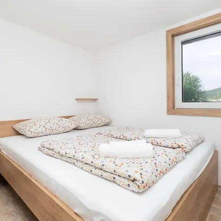 Mobile Banovi Dvori Iv * 티스노