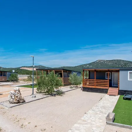 Mobile Banovi Dvori Iv Tisno