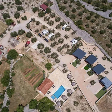 Mobile Banovi Dvori Iv Tisno