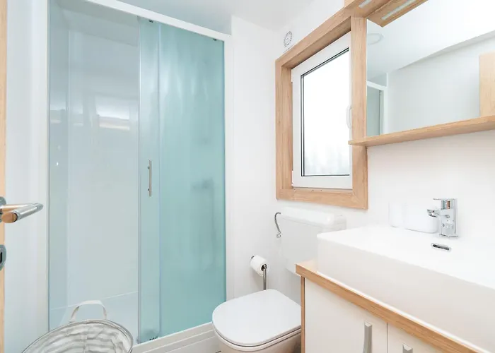 Mobile Banovi Dvori Iv Vakantiehuis Tisno