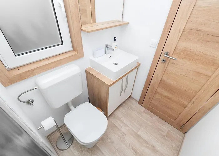 Mobile Banovi Dvori Iv Vakantiehuis Tisno