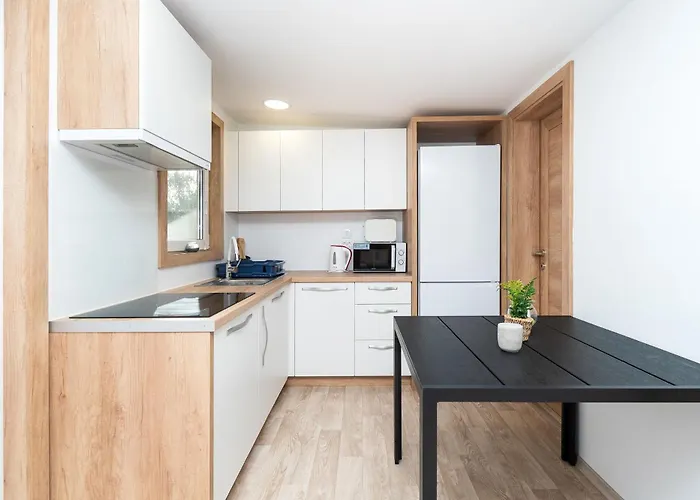 Mobile Banovi Dvori Iv Nyaraló Tisno