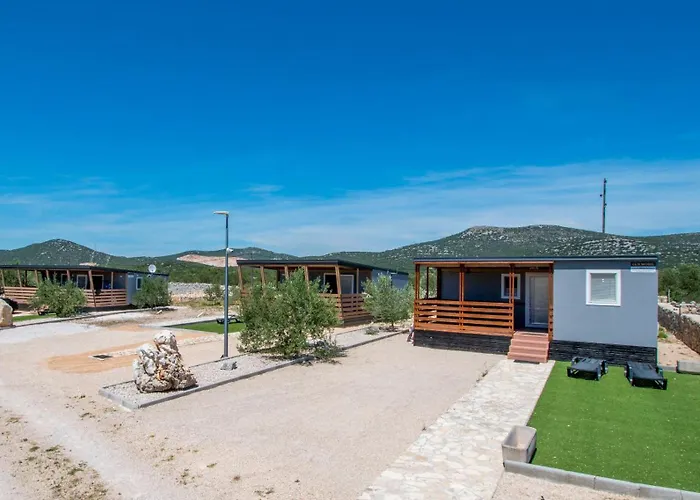 Mobile Banovi Dvori Iv Tisno