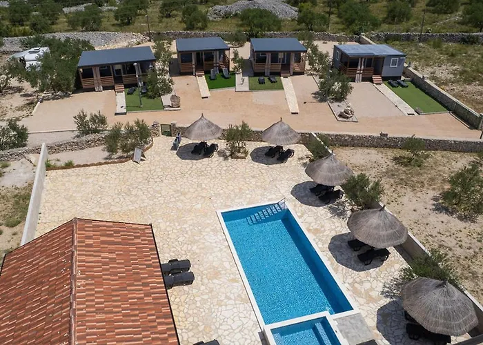 Mobile Banovi Dvori Iv Tisno